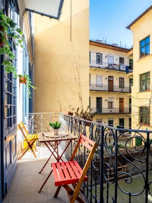 Sunshine Apartment - With Garage Βουδαπέστη Εξωτερικό φωτογραφία